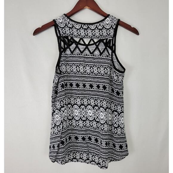 Iz Byer Shirt Women Small Black White Tank Top Geometric Scoop Neck Strappy Back - Picture 2 of 10